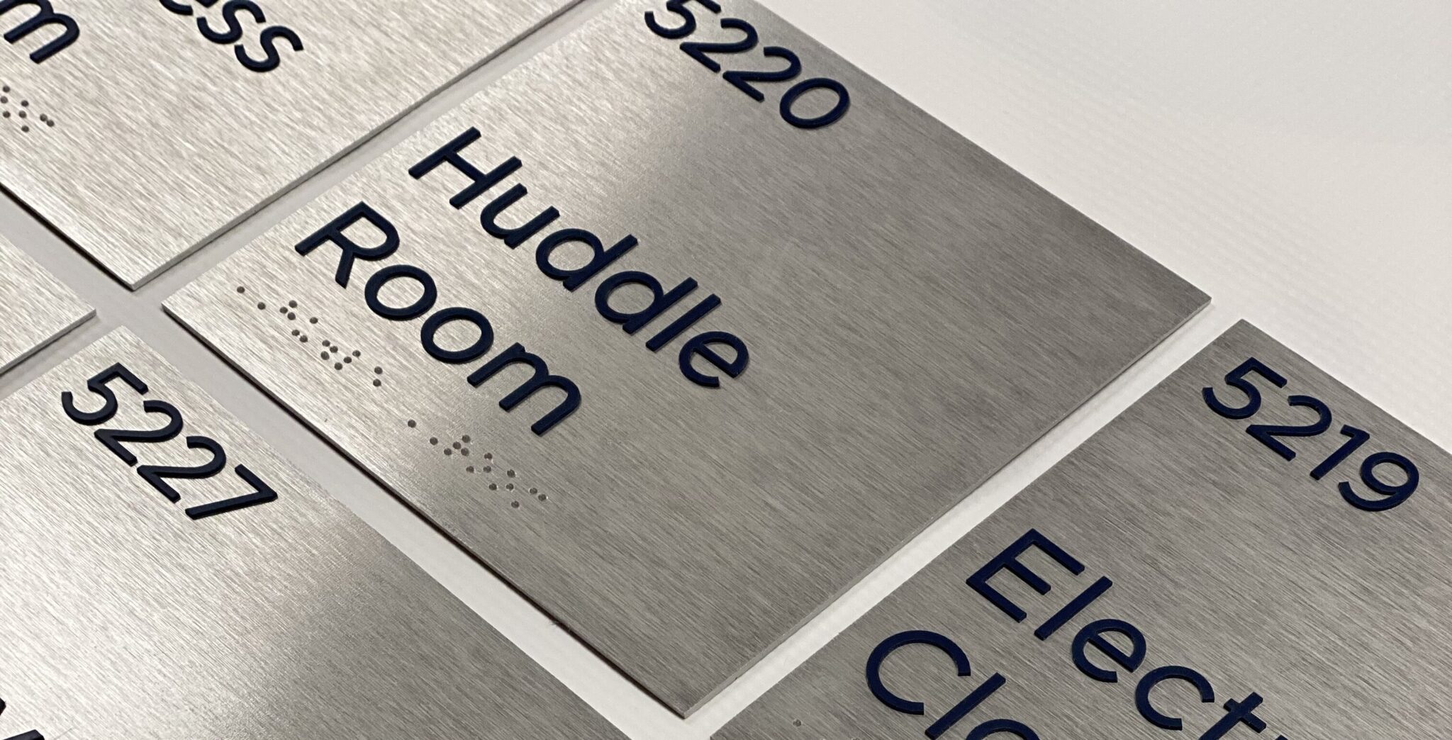 How to Choose Door Signs for Offices?