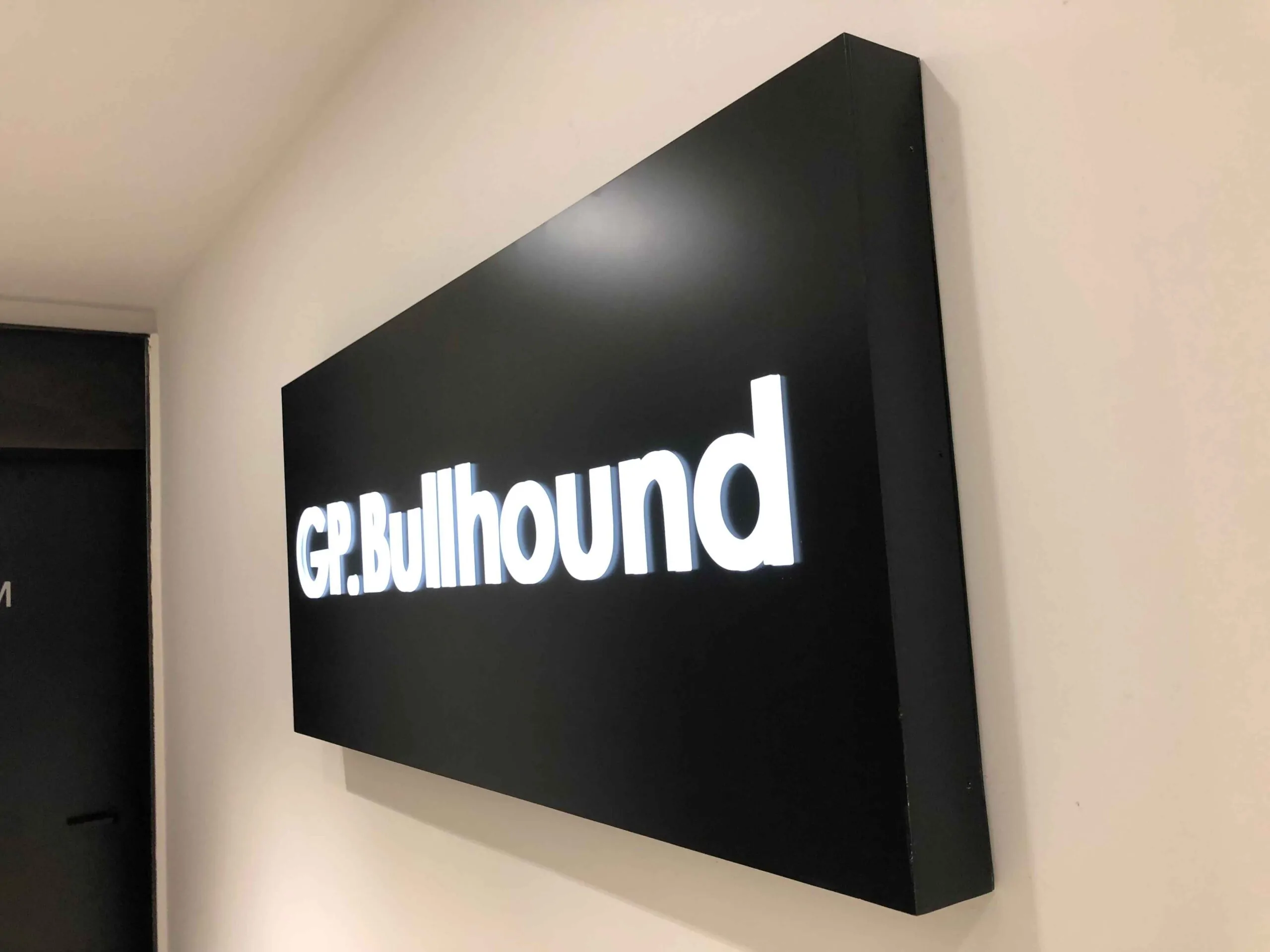 Gg bullhound indoor lobby signs for office