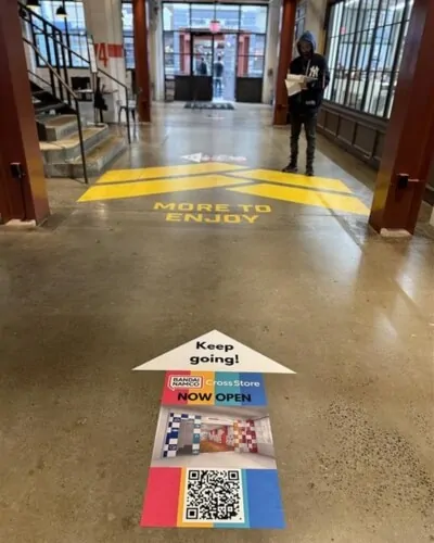 arrow floor graphics