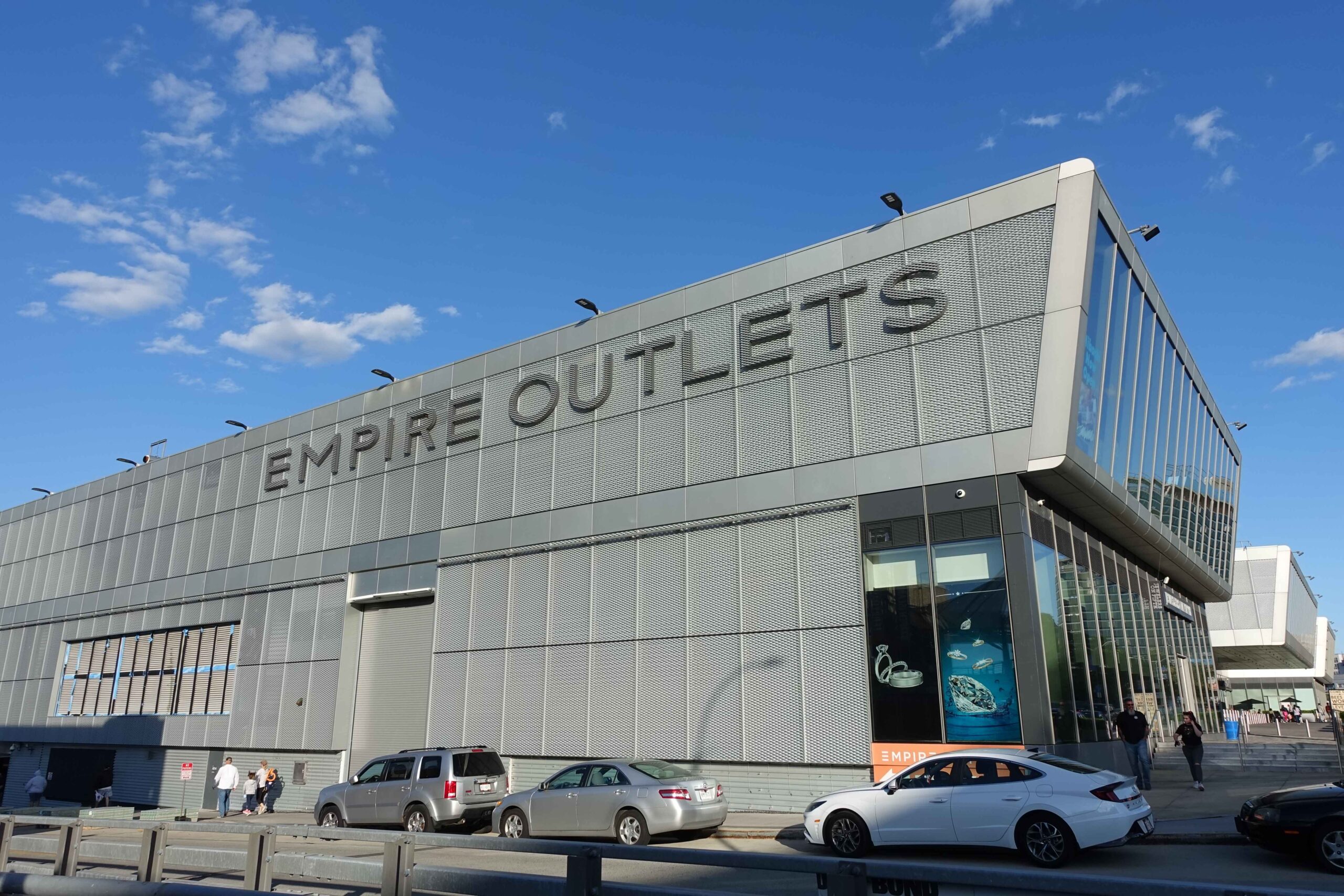 Staten Island 40 empire outlets staten island