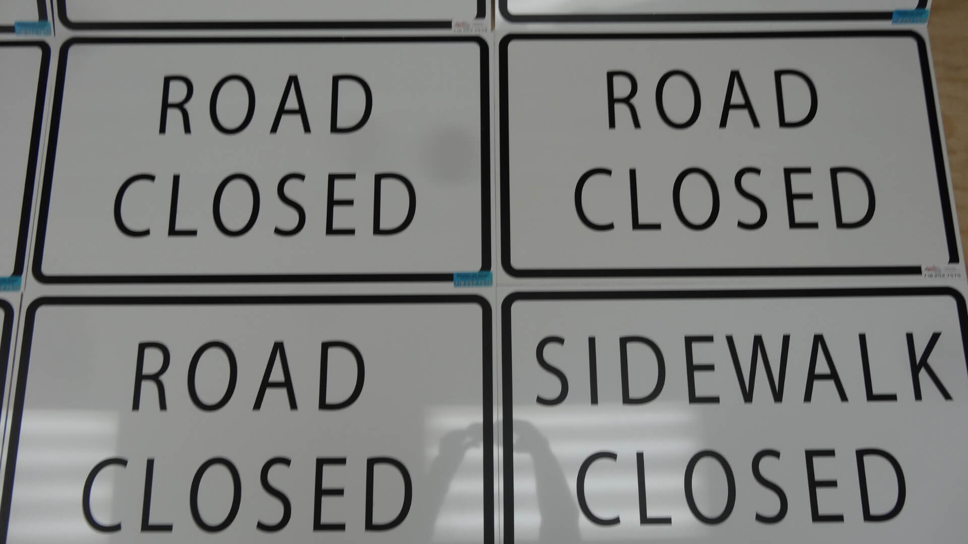 road closed sign for constuction industry