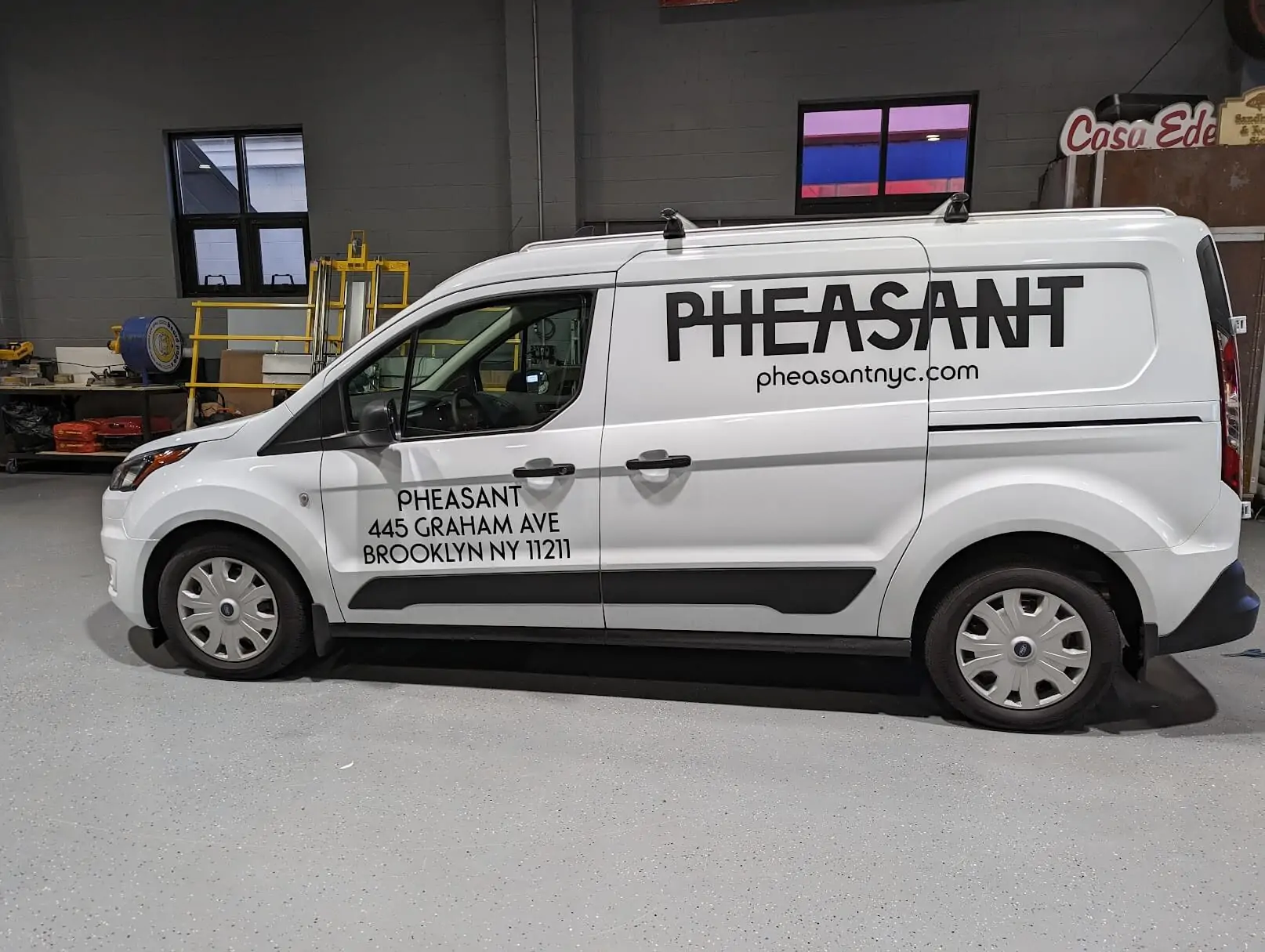 vehicle lettering service for transportation industry