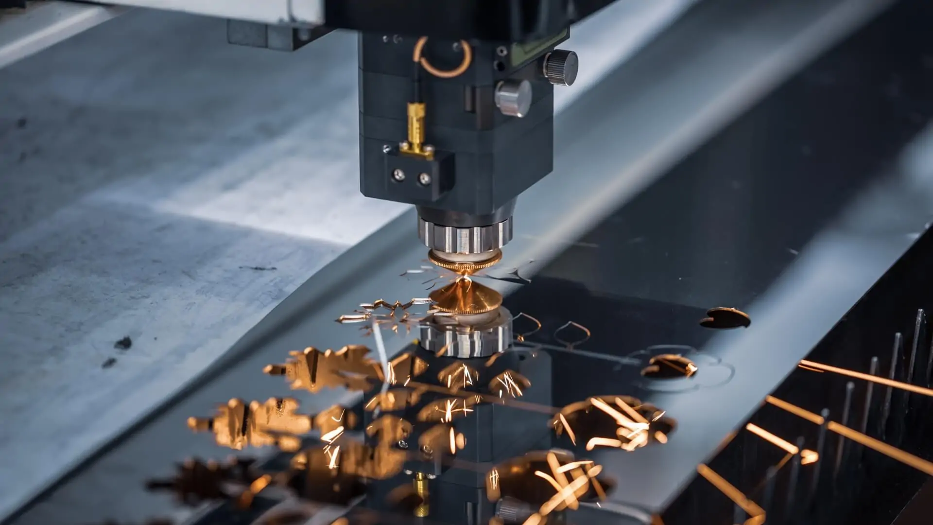 what is laser cutting