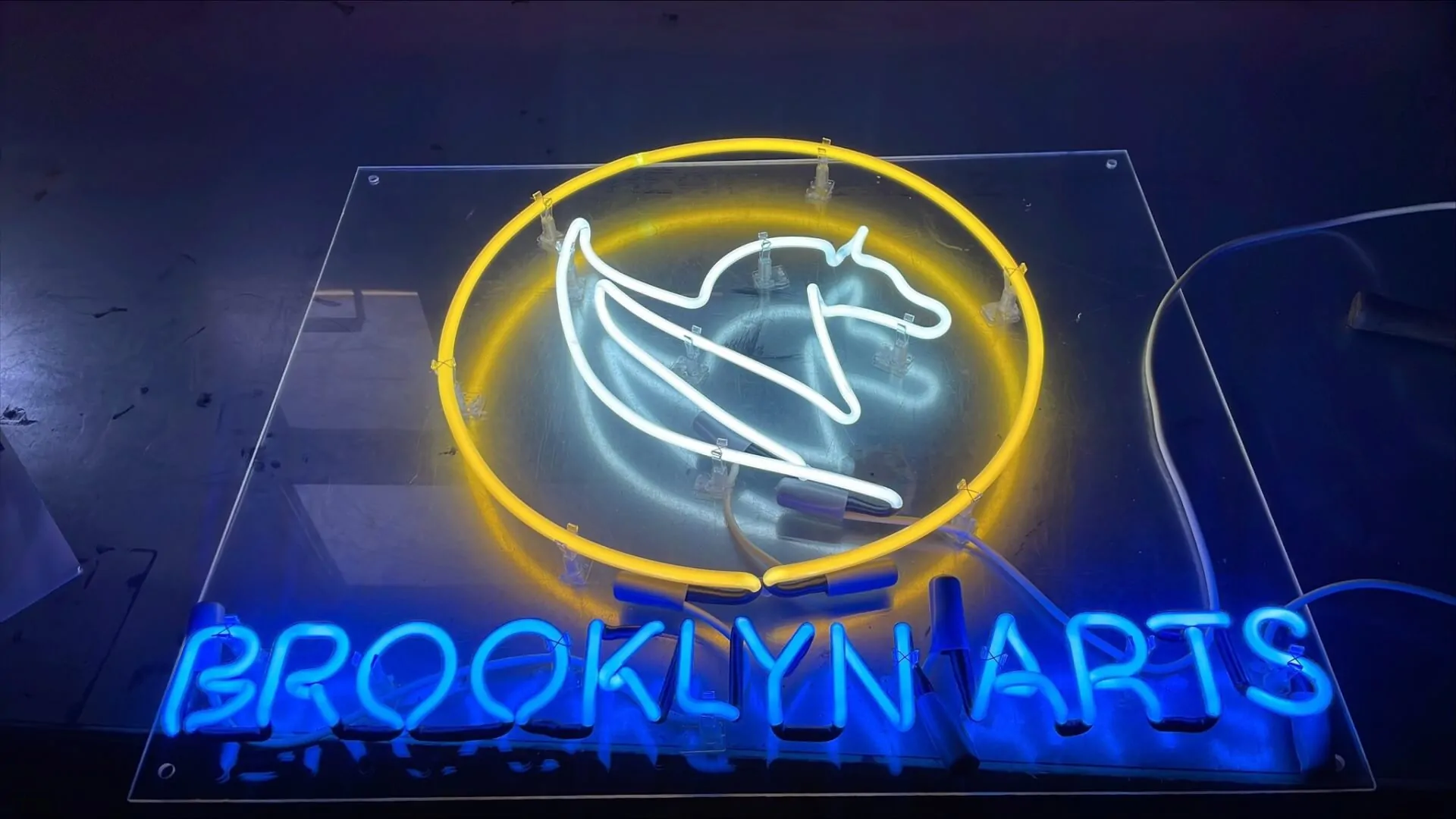 brooklyn arts neon sign