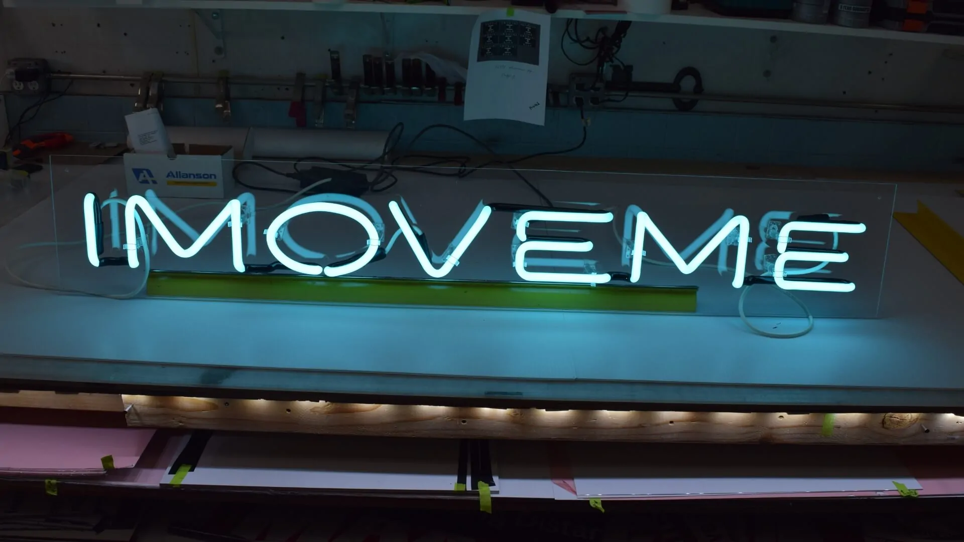 neon sign for imoveme