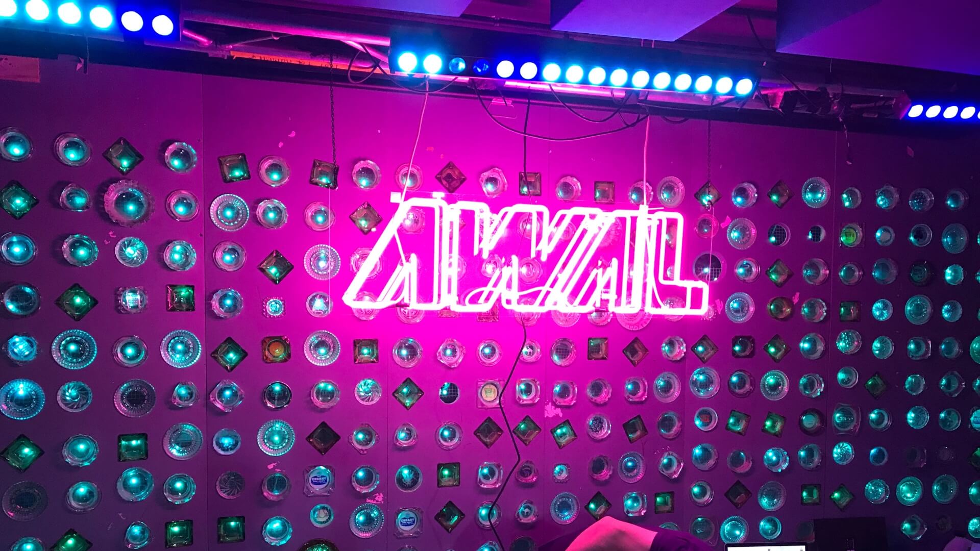 neon signs for events and tradeshows