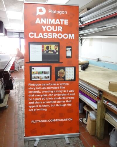 plotagon banner stand