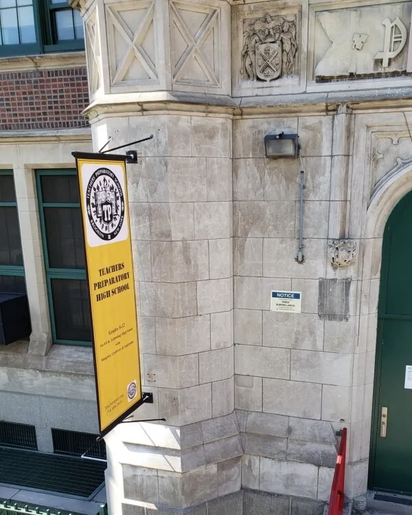 best custom pole banners and flags sign nyc