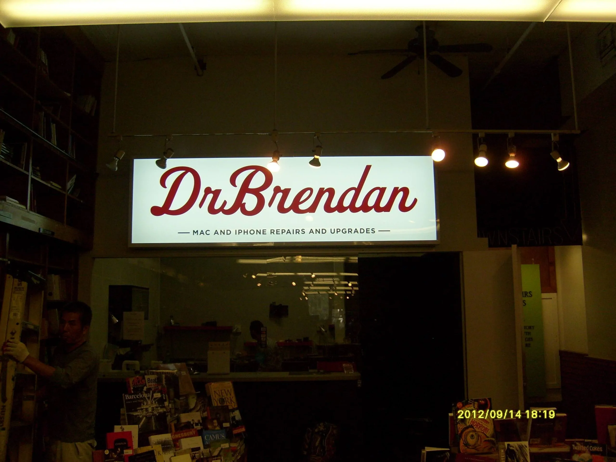 custom led light box signage nyc