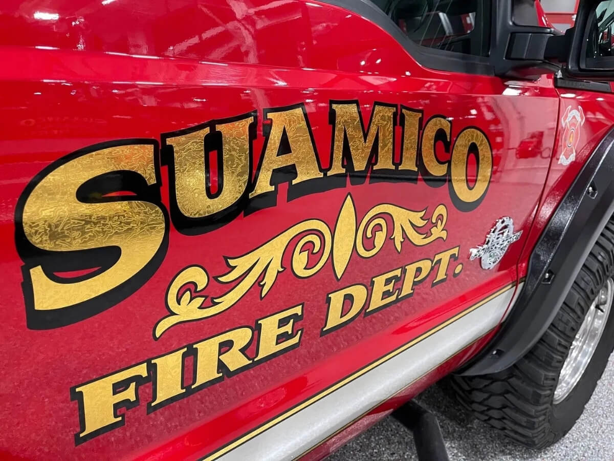gold leaf lettering for vehicle